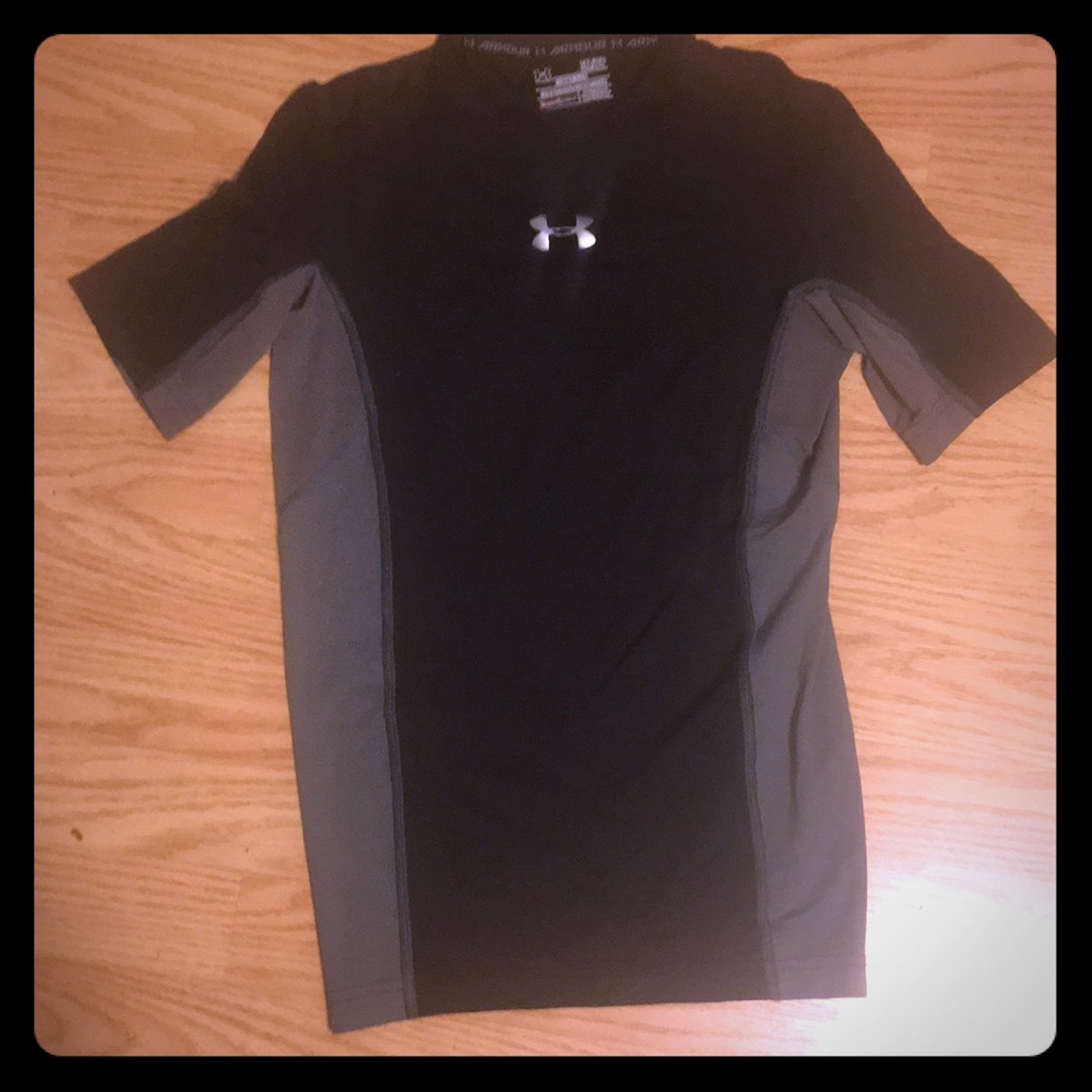 Under armour heatgear compression shirt size small